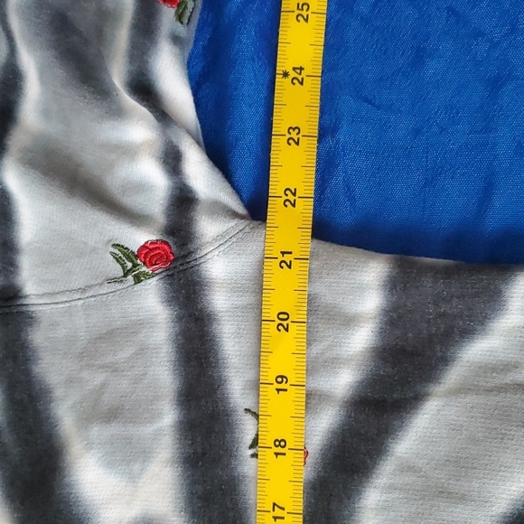 Eighty Eight brand medium tie dyed with roses hoodie men's unisex - Picture 5 of 10